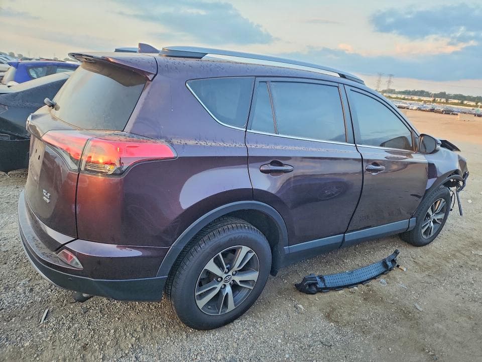 2017 TOYOTA RAV4 XLE 3