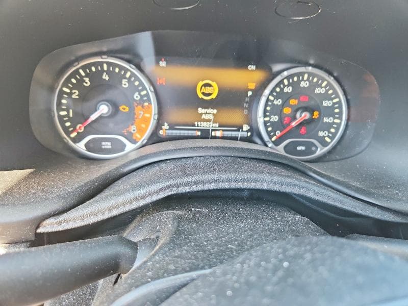 2018 JEEP RENEGADE LATITUDE 9