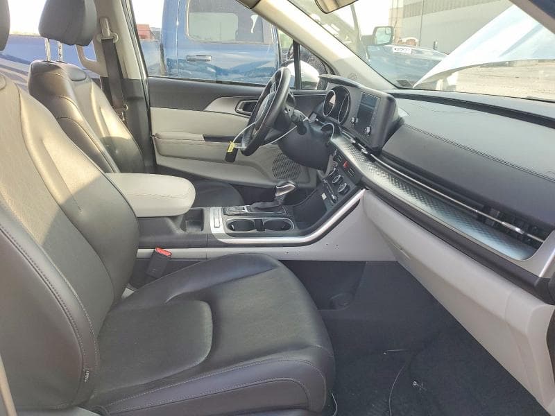 2024 KIA CARNIVAL LX 7