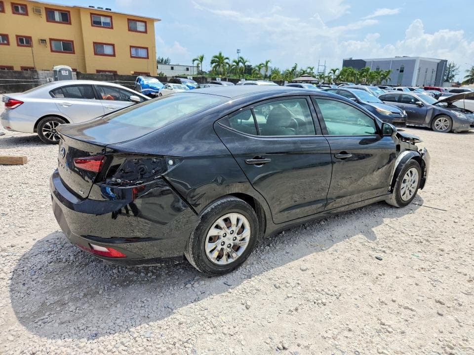 2020 HYUNDAI ELANTRA SE 3
