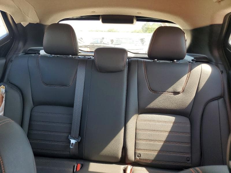 2020 NISSAN KICKS SR 10