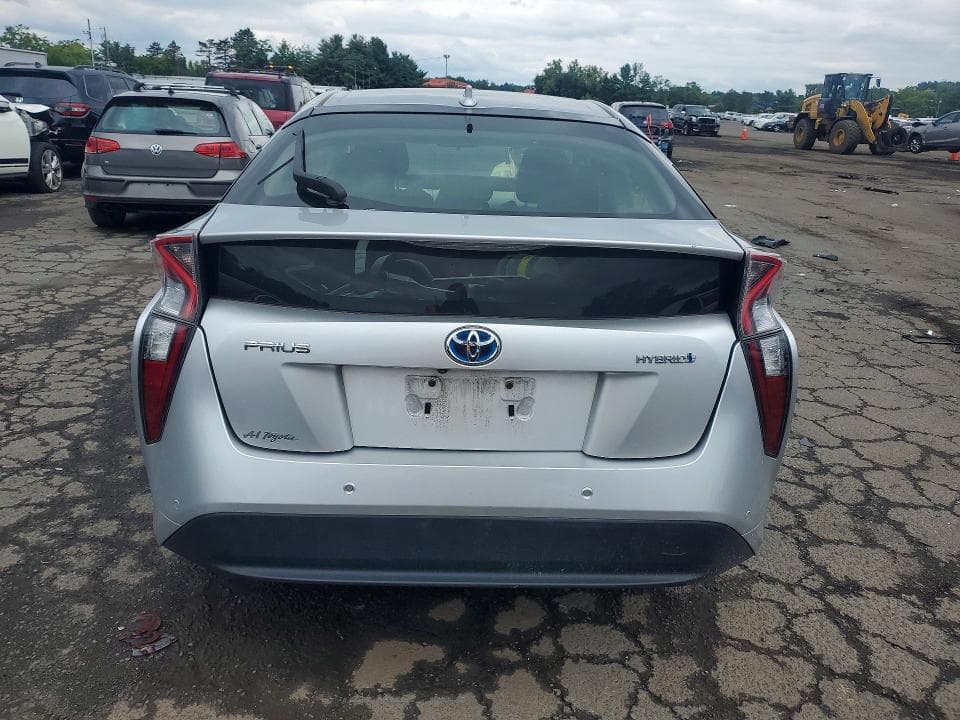 2017 TOYOTA PRIUS TWO 6