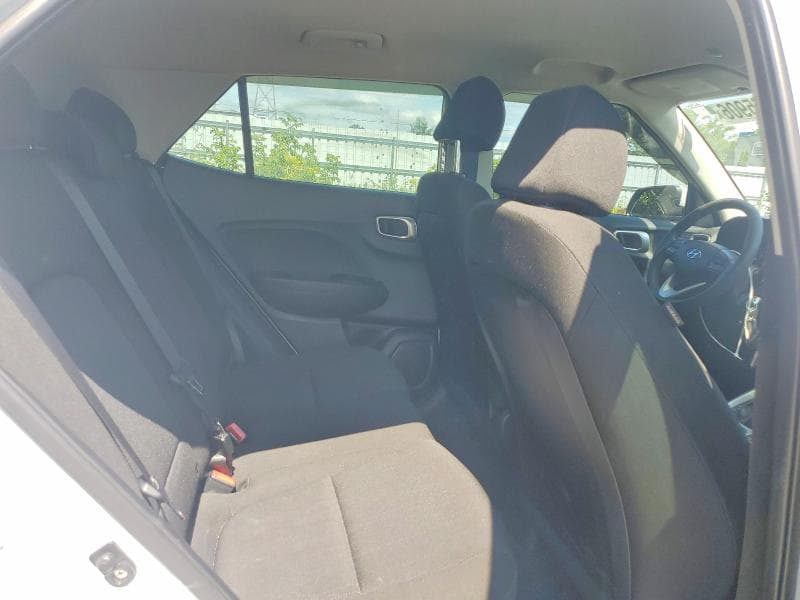 2021 HYUNDAI VENUE SE 11