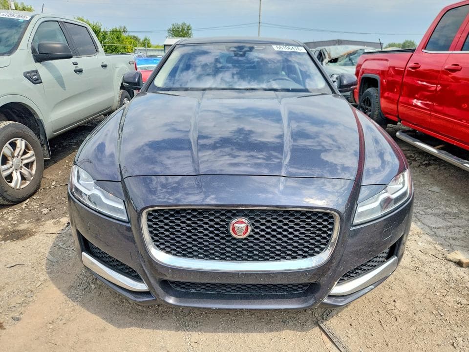 2017 JAGUAR XF PREMIUM 5