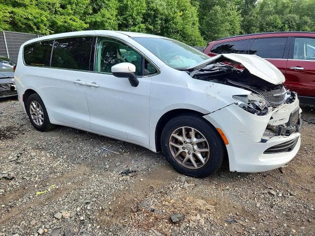 2017 CHRYSLER PACIFICA LX 4