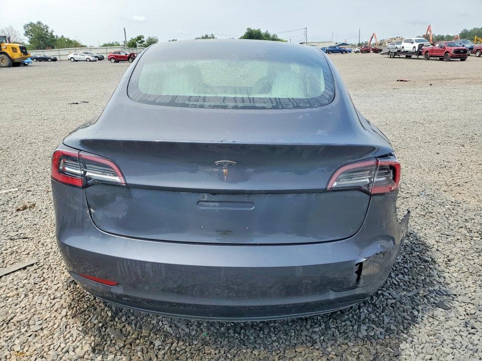 2018 TESLA MODEL 3 6