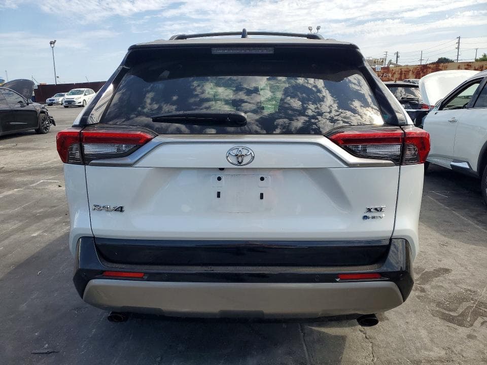 2025 TOYOTA RAV4 XSE 6