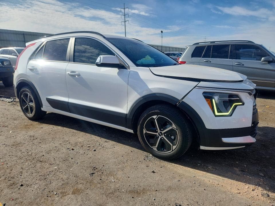 2023 KIA NIRO EX 4
