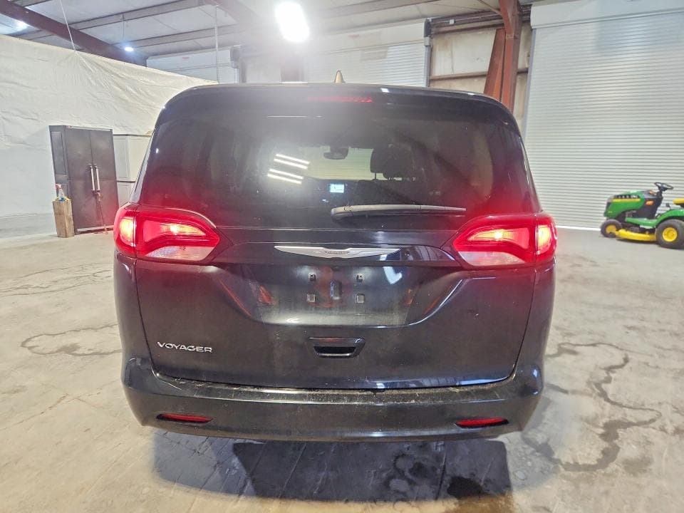 2023 CHRYSLER VOYAGER LX 6