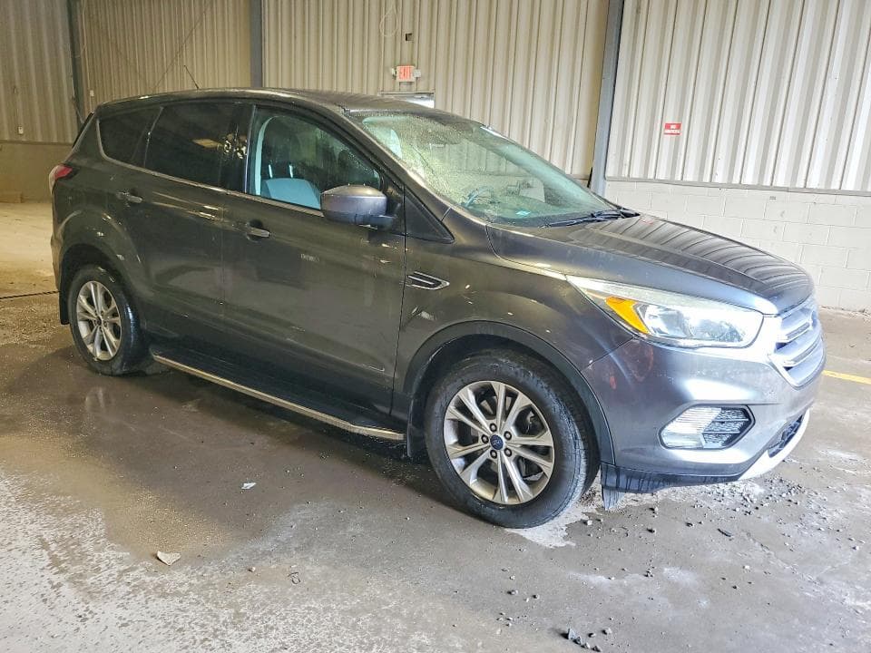 2017 FORD ESCAPE SE 4