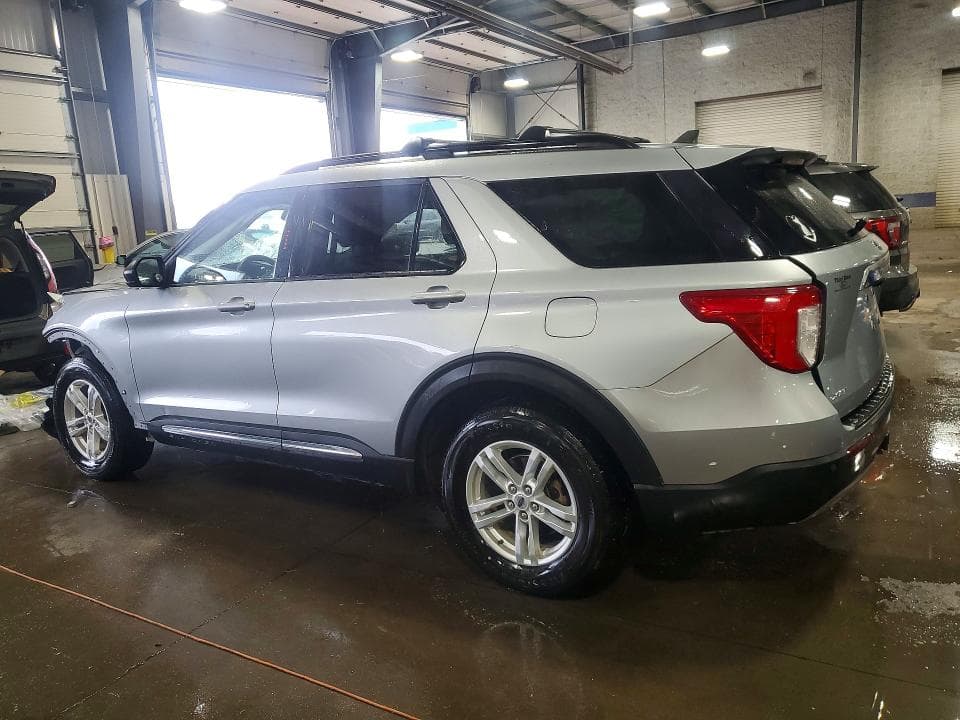 2022 FORD EXPLORER XLT 2
