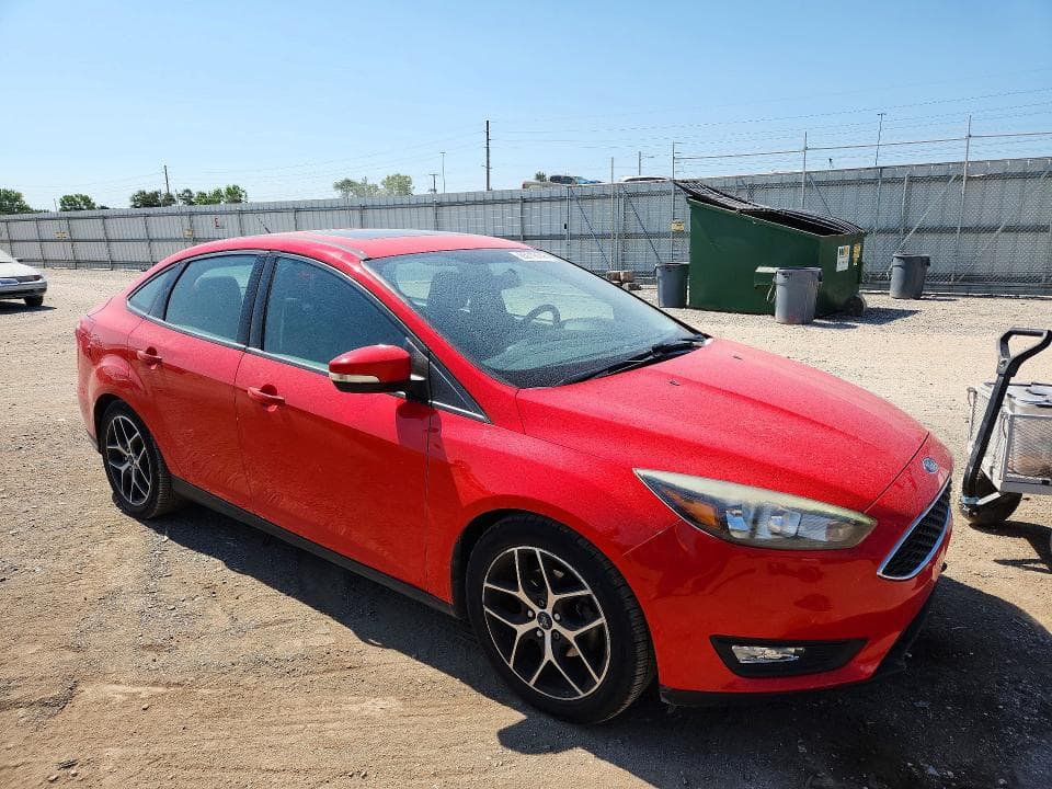 2017 FORD FOCUS SEL 4