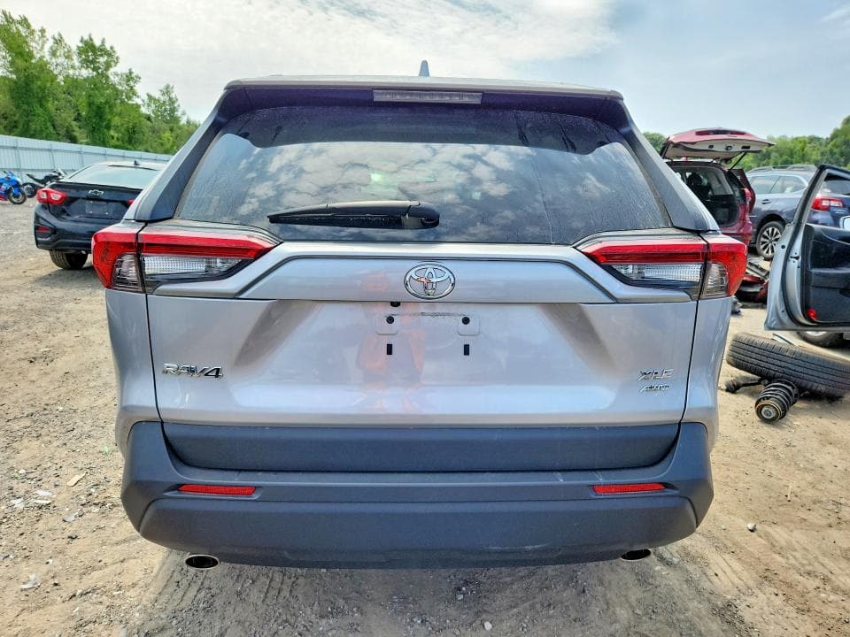 2024 TOYOTA RAV4 XLE 6