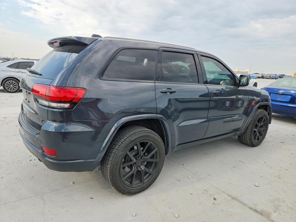 2017 JEEP GRAND CHEROKEE LAREDO 3