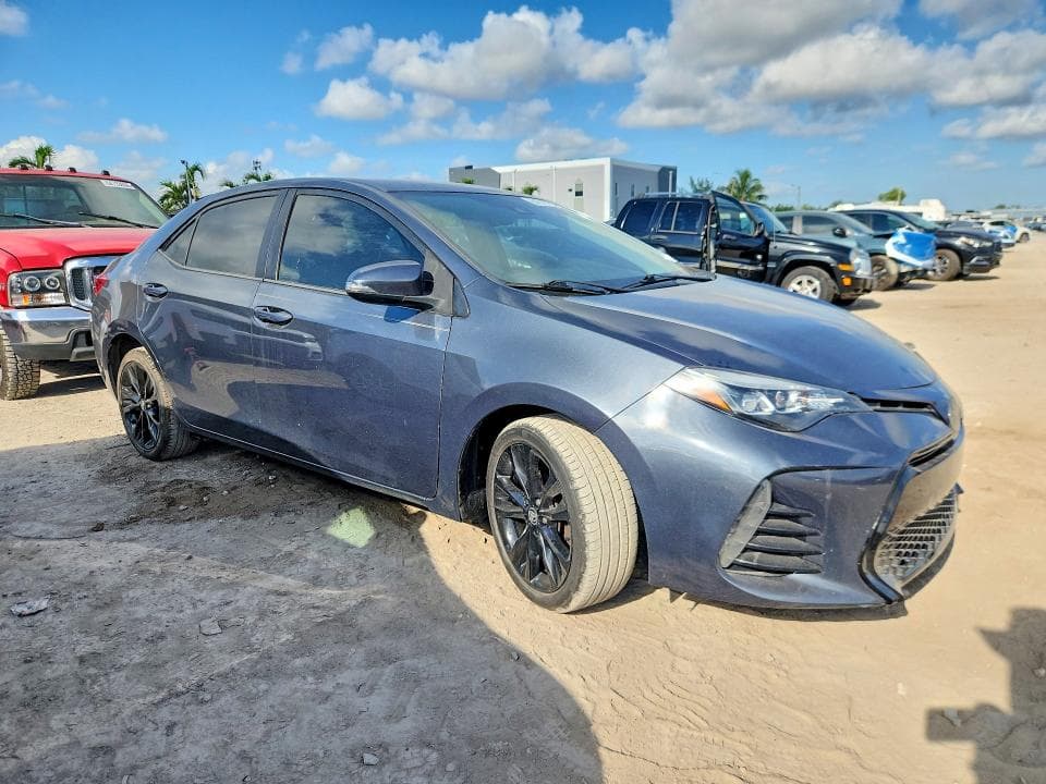 2018 TOYOTA COROLLA SE 4