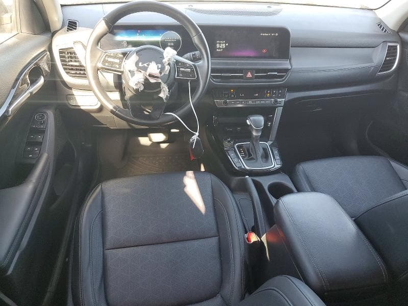 2024 KIA SELTOS EX 8