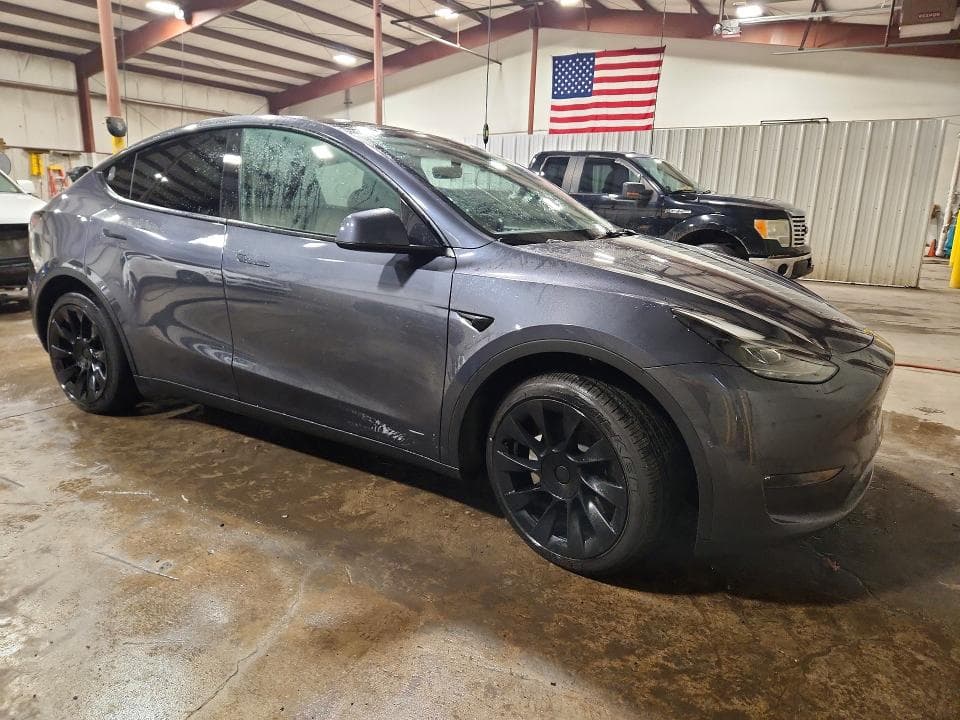 2022 TESLA MODEL Y 4