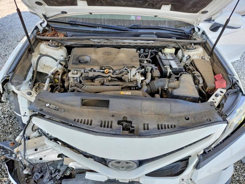 2018 TOYOTA CAMRY SE 11
