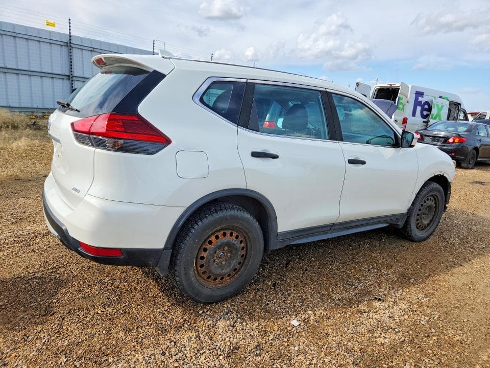 2017 NISSAN ROGUE SV 3