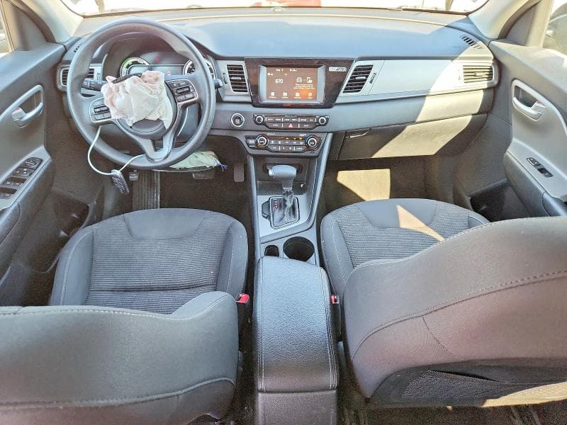 2017 KIA NIRO LX 8
