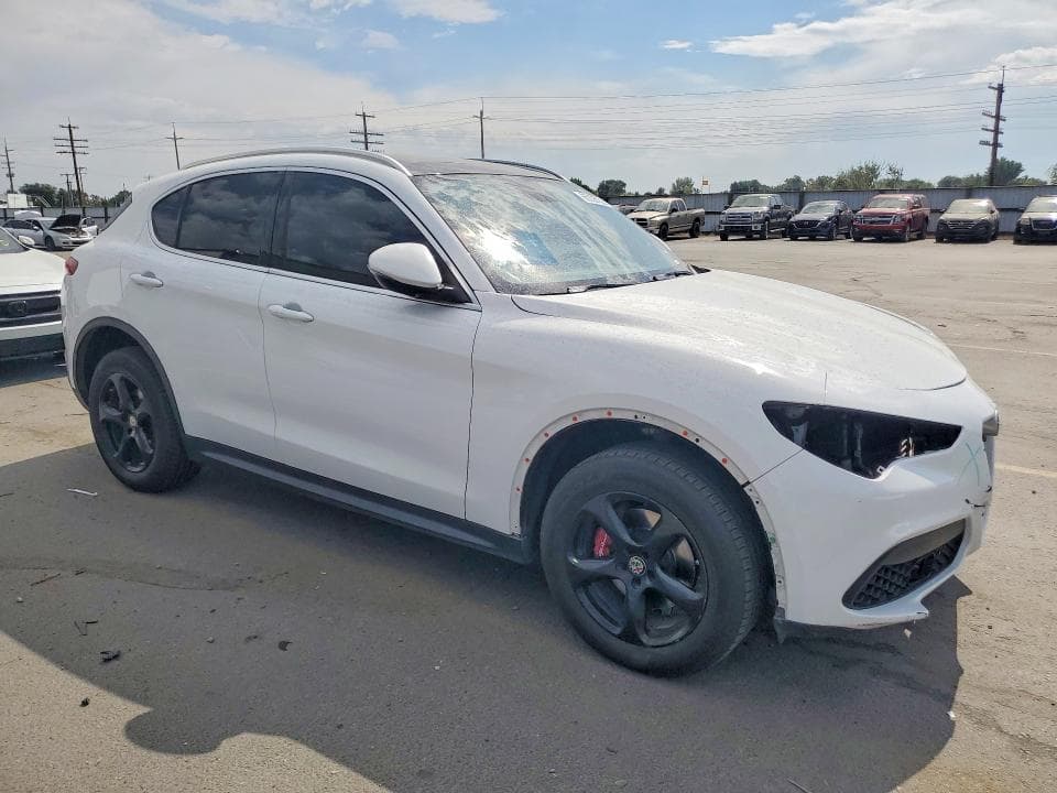 2019 ALFA ROMEO STELVIO 4