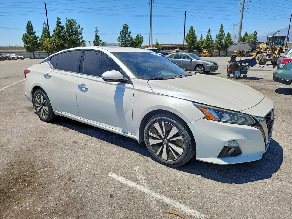2020 NISSAN ALTIMA SV 4