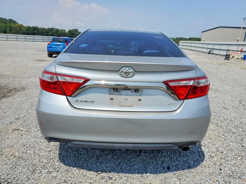 2017 TOYOTA CAMRY SE 6