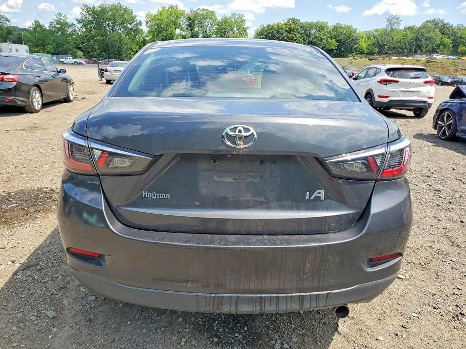 2017 TOYOTA YARIS 6