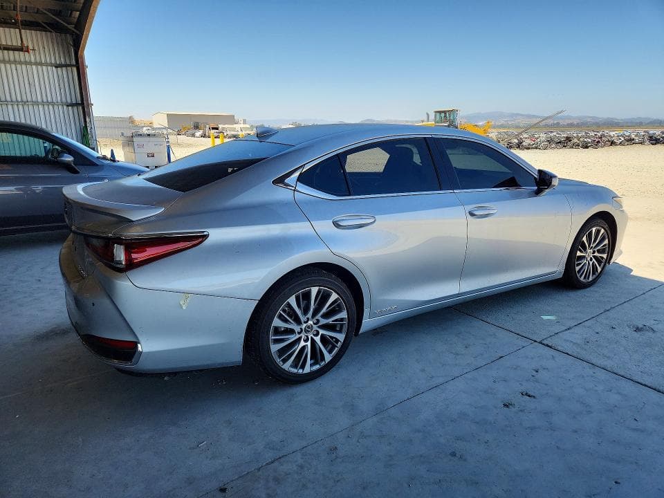 2019 LEXUS ES 300H 3