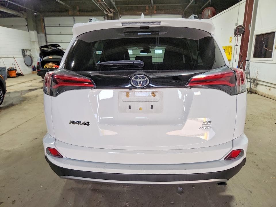 2017 TOYOTA RAV4 SE 6