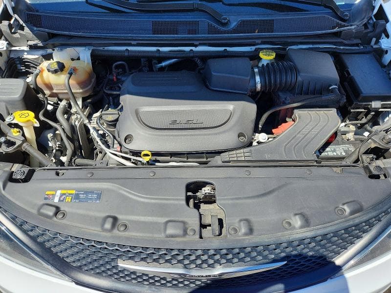 2022 CHRYSLER VOYAGER LX 12