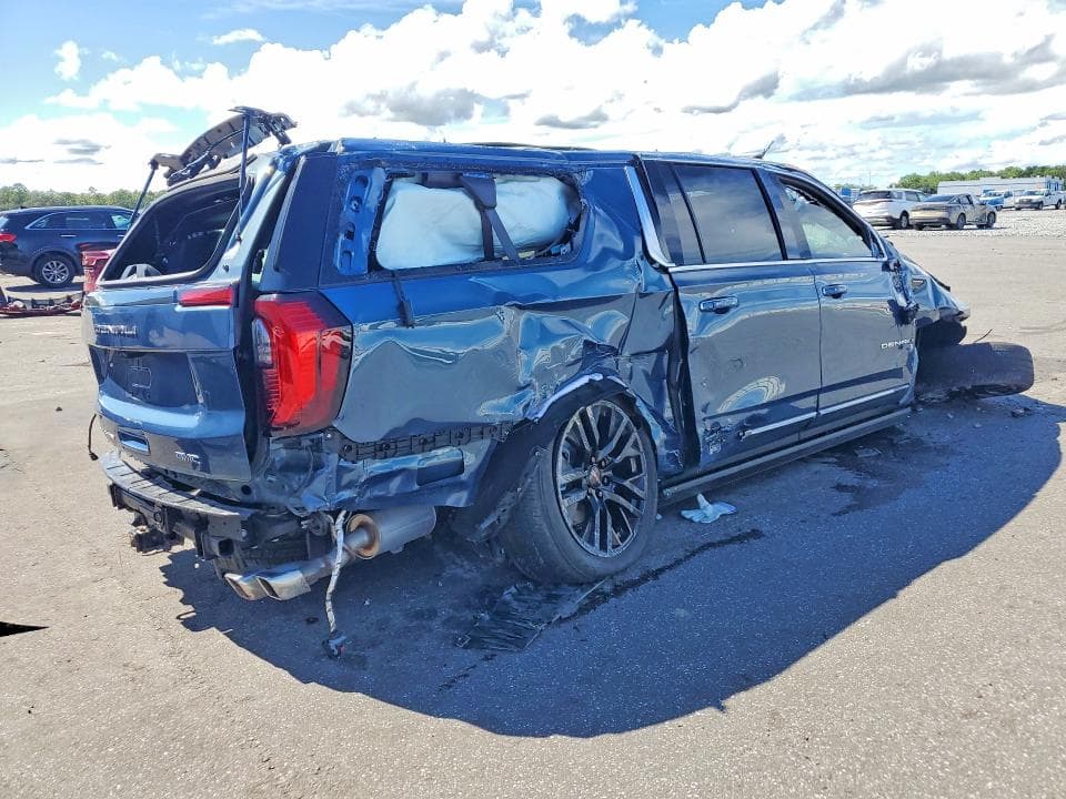 2026 GMC YUKON XL DENALI ULTIMATE 3