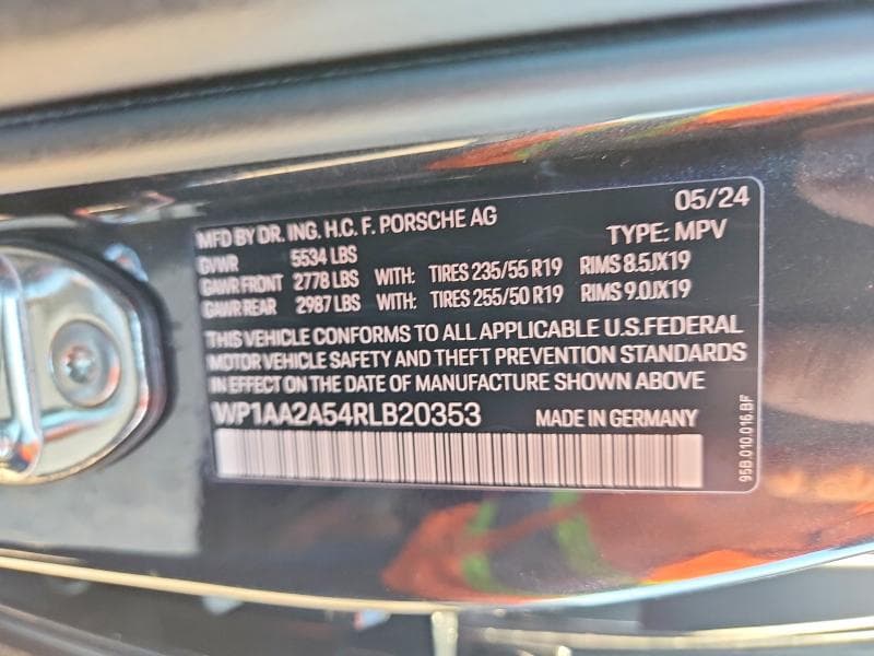 2024 PORSCHE MACAN BASE/T 13