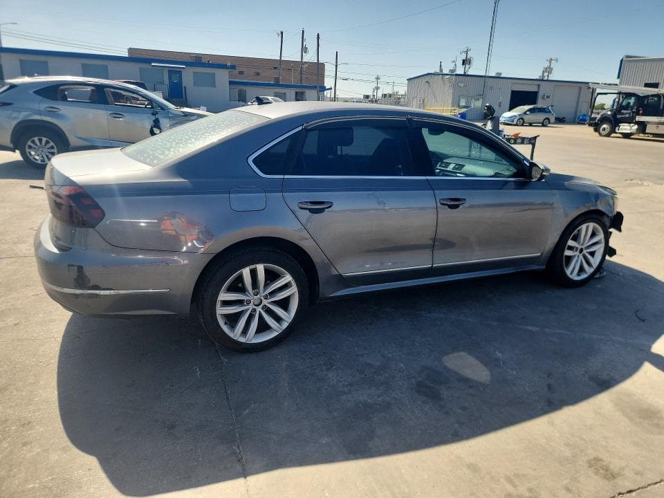2017 VOLKSWAGEN PASSAT SE 3