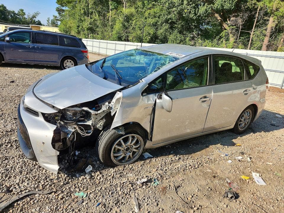 2017 TOYOTA PRIUS V THREE