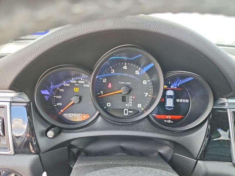 2018 PORSCHE MACAN 9