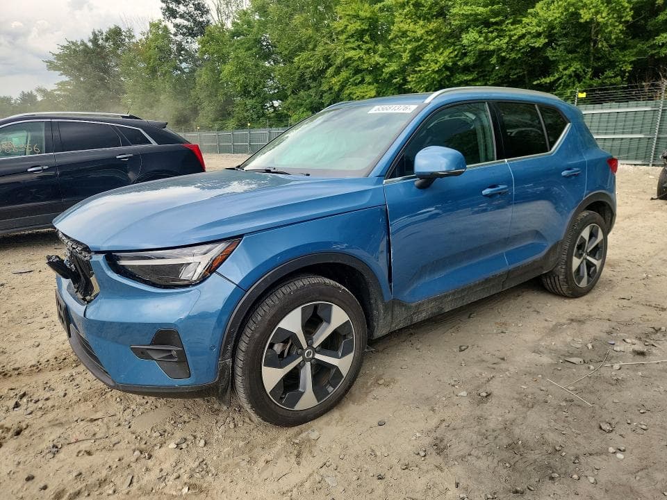 2025 VOLVO XC40 PLUS - 1