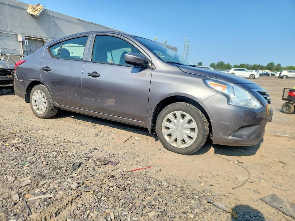 2018 NISSAN VERSA S 4