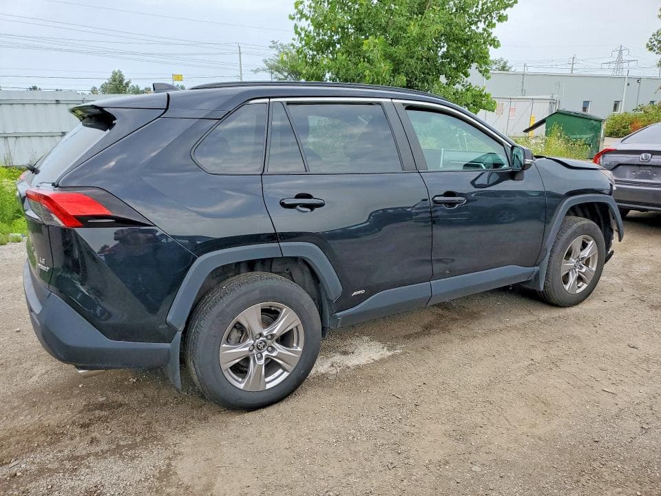 2023 TOYOTA RAV4 LE 3