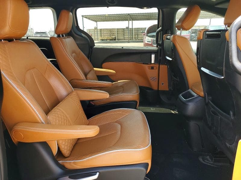 2021 CHRYSLER PACIFICA HYBRID PINNACLE 11