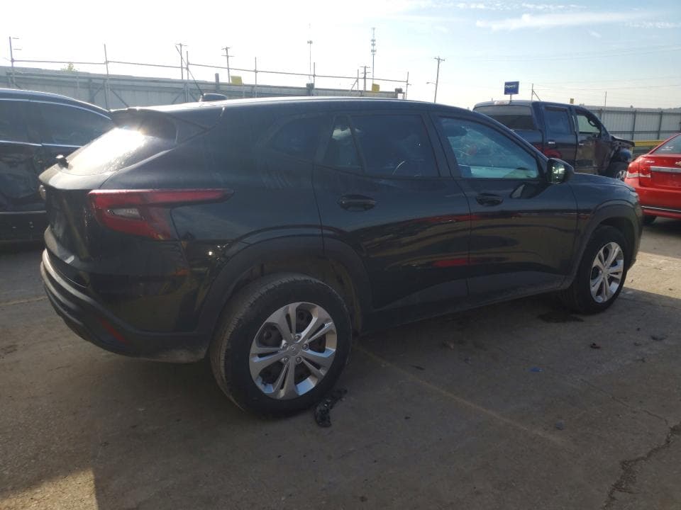 2024 CHEVROLET TRAX LS 3