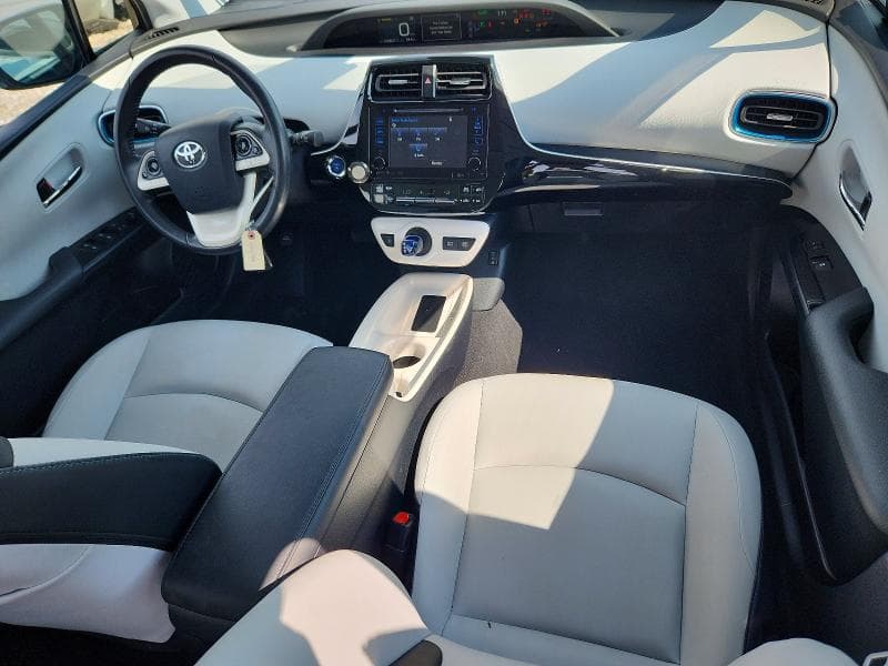 2017 TOYOTA PRIUS FOUR 8