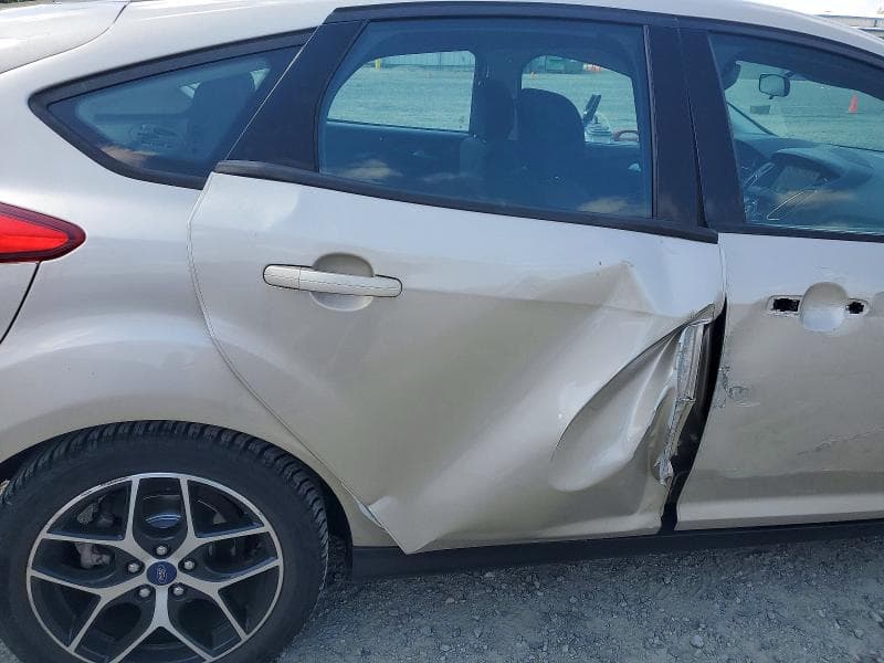 2017 FORD FOCUS SEL 10