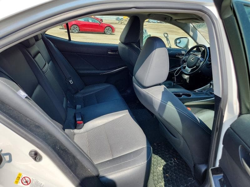 2017 LEXUS IS 300 10