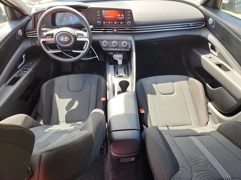 2025 HYUNDAI ELANTRA SE 8