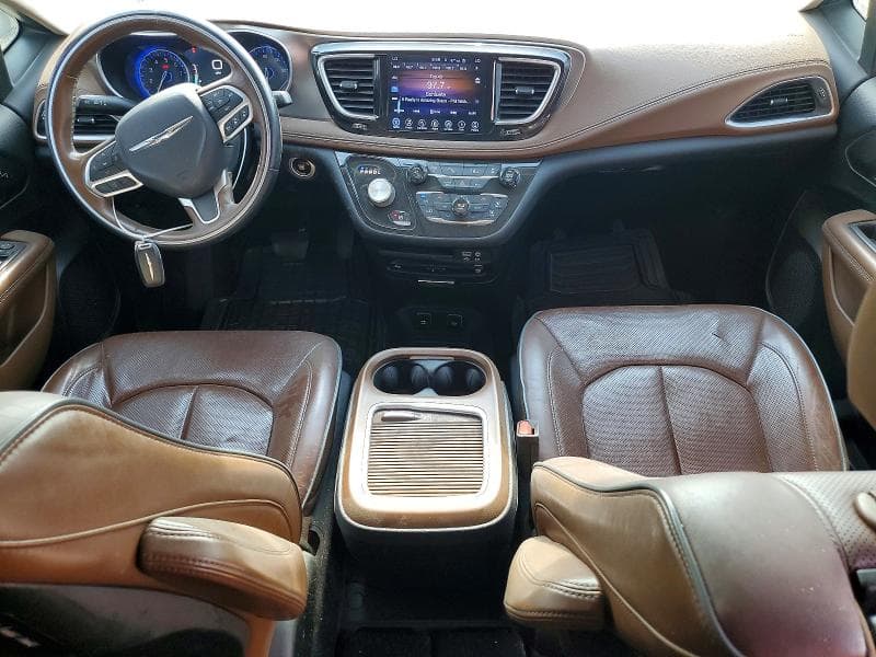 2017 CHRYSLER PACIFICA LIMITED 8