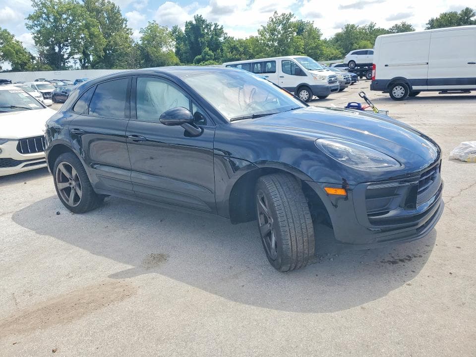 2024 PORSCHE MACAN BASE 4