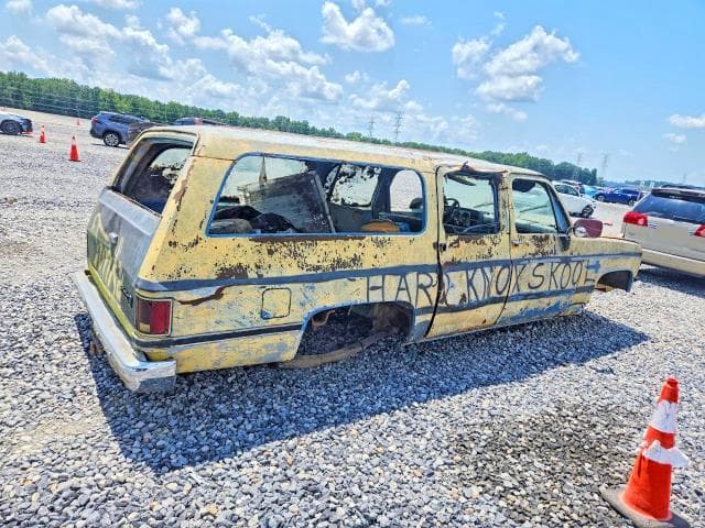 1983 CHEVROLET SUBURBAN K2 3