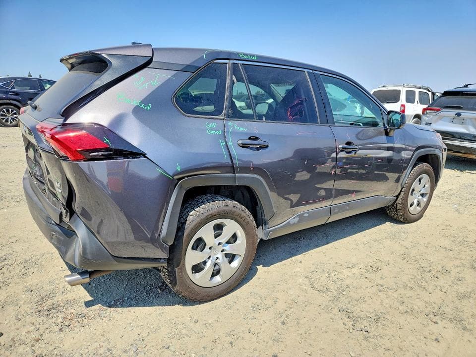 2022 TOYOTA RAV4 LE 3