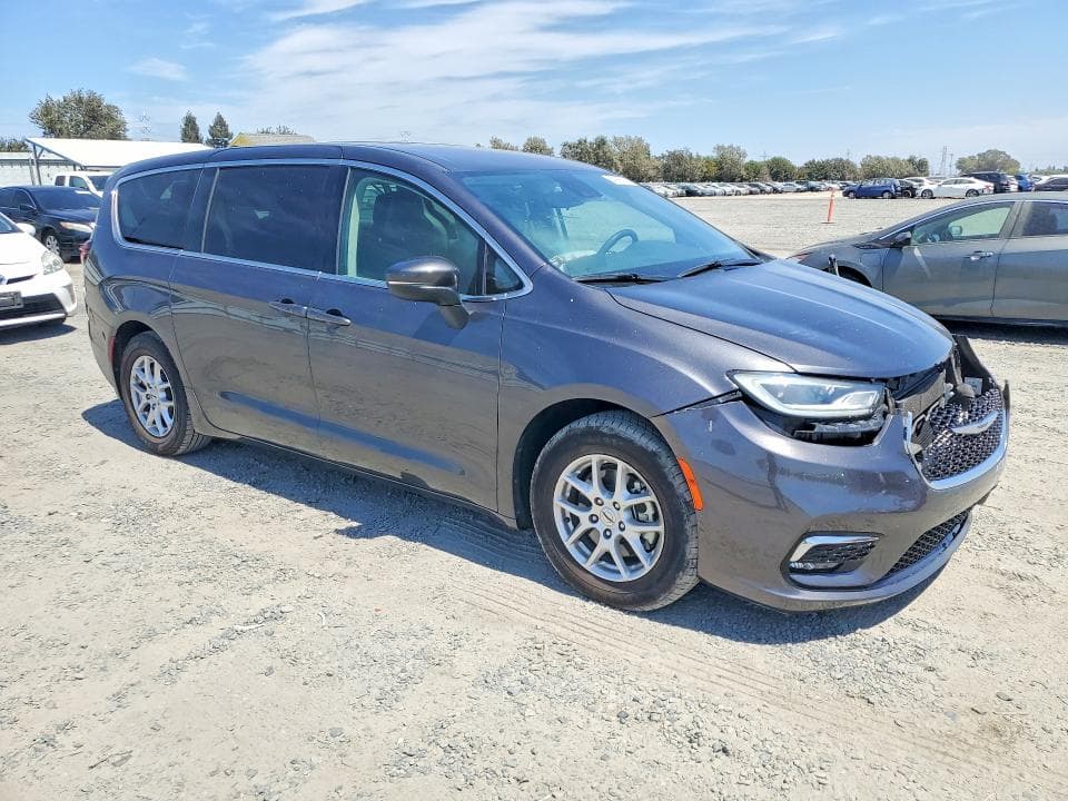 2023 CHRYSLER PACIFICA TOURING L 4